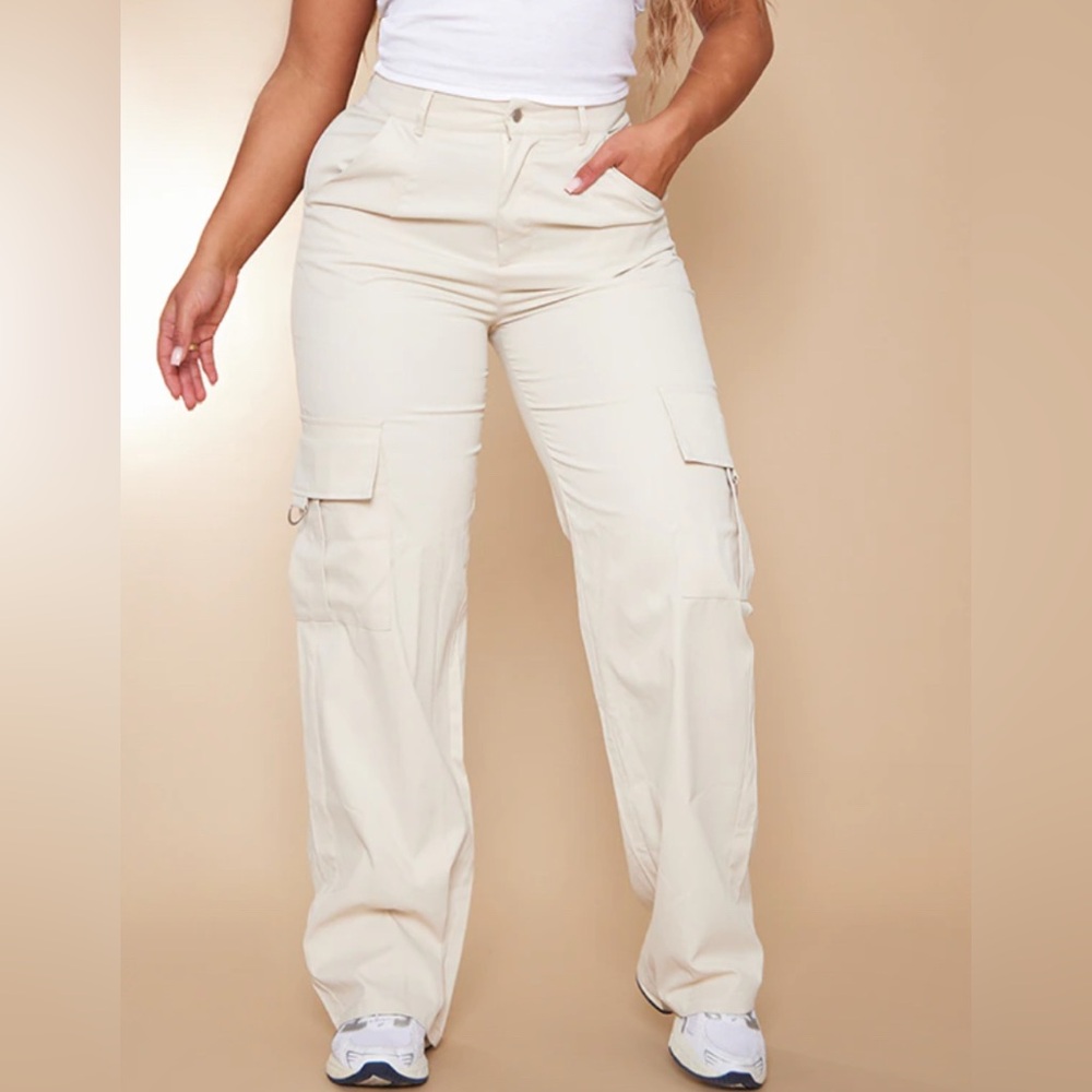 New PRETTYLITTLETHING SHAPE  BUCKLE DETAIL CARGO WIDE LEG PANTS Large